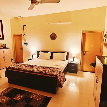The Yellow House - Couple'S Getaway In Gomti Nagar- 1 Bhk لاكناو المظهر الخارجي الصورة