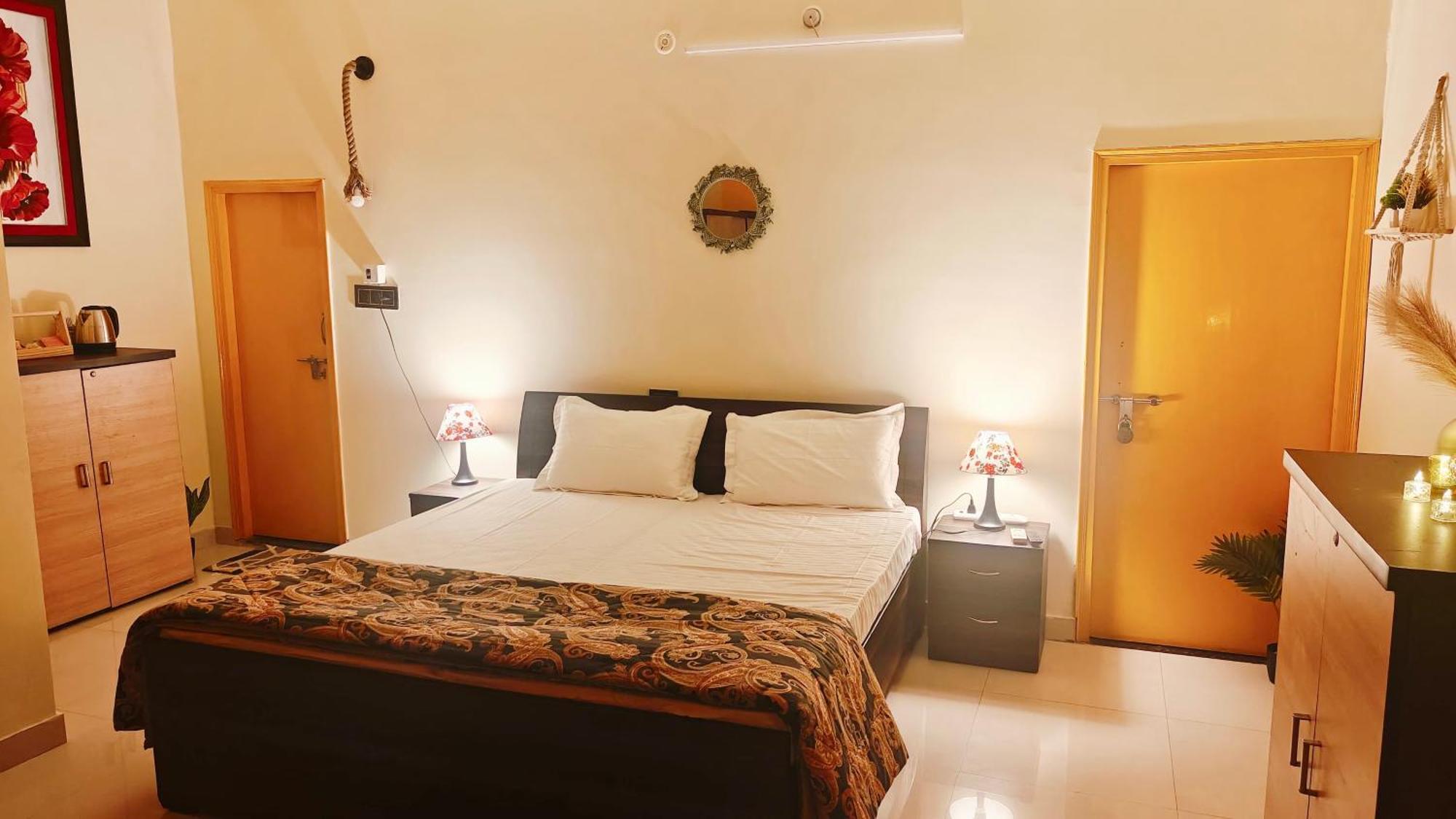 The Yellow House - Couple'S Getaway In Gomti Nagar- 1 Bhk لاكناو المظهر الخارجي الصورة