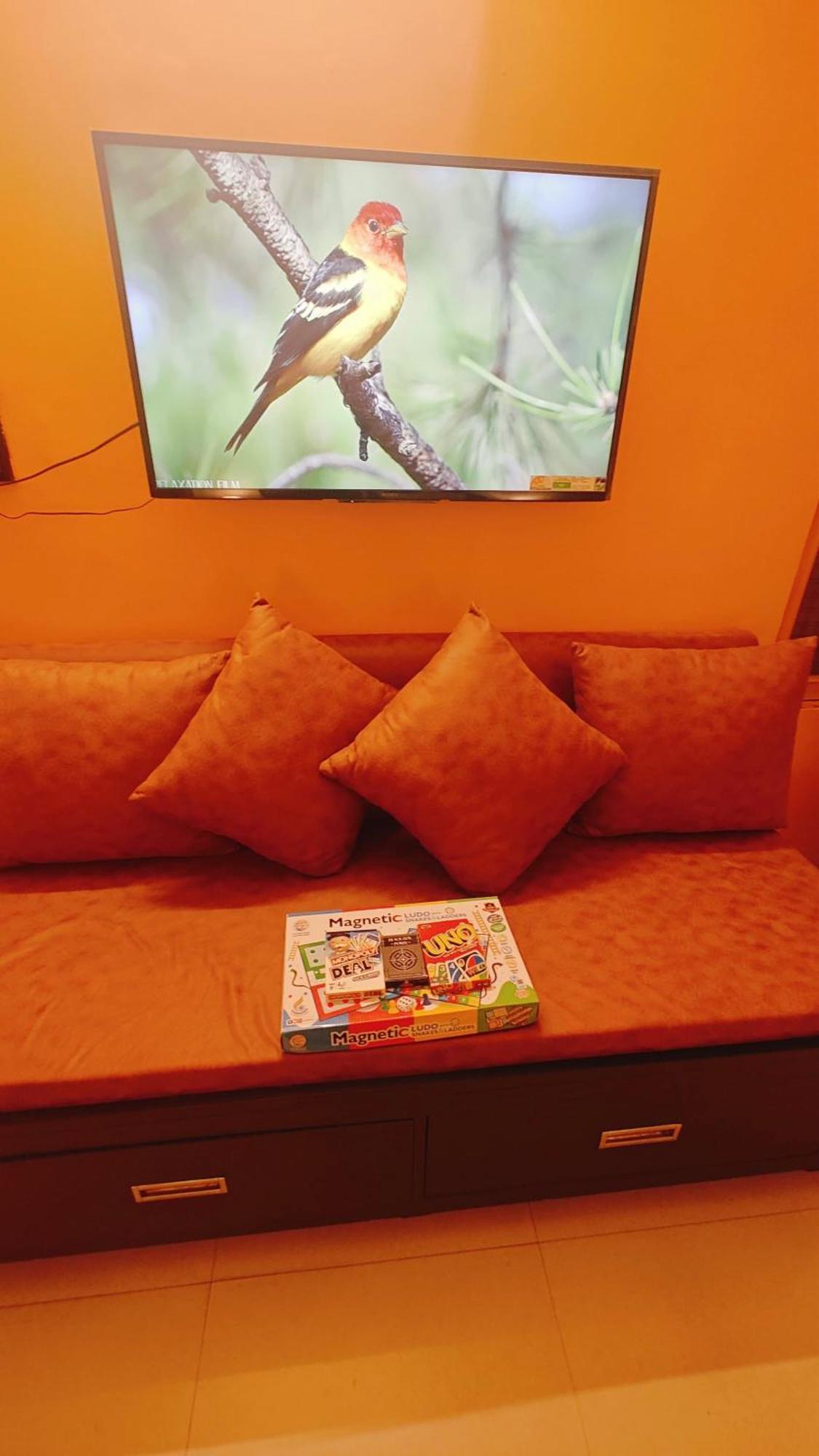 The Yellow House - Couple'S Getaway In Gomti Nagar- 1 Bhk لاكناو المظهر الخارجي الصورة