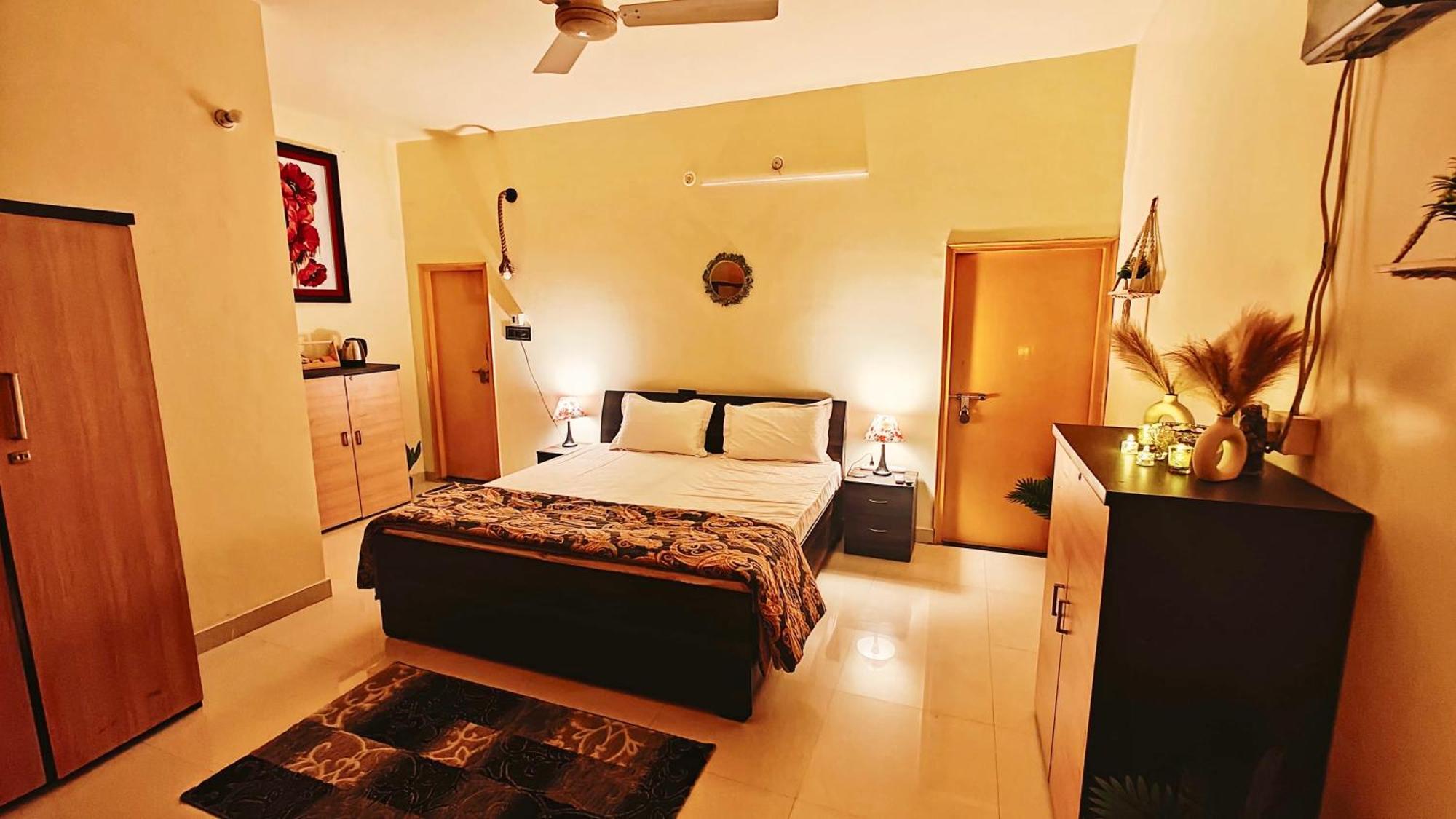 The Yellow House - Couple'S Getaway In Gomti Nagar- 1 Bhk لاكناو المظهر الخارجي الصورة