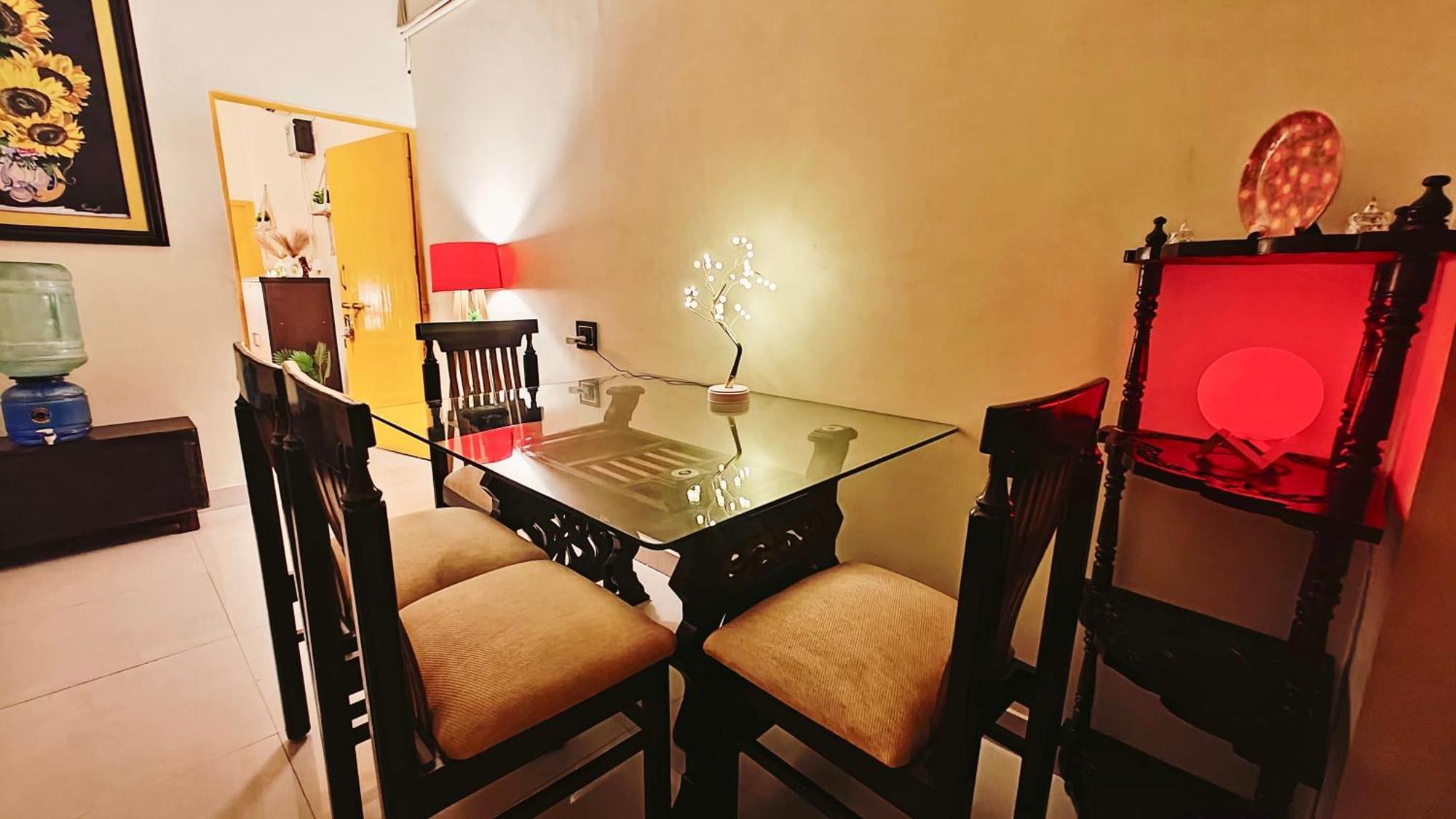 The Yellow House - Couple'S Getaway In Gomti Nagar- 1 Bhk لاكناو المظهر الخارجي الصورة